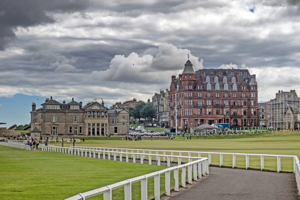st andrews, old course, clubhouse, golf, golfed, golf club, scotland, st andrews port tour, st andrews port tour from South Queensferry, st andrews port tour from Edinburgh