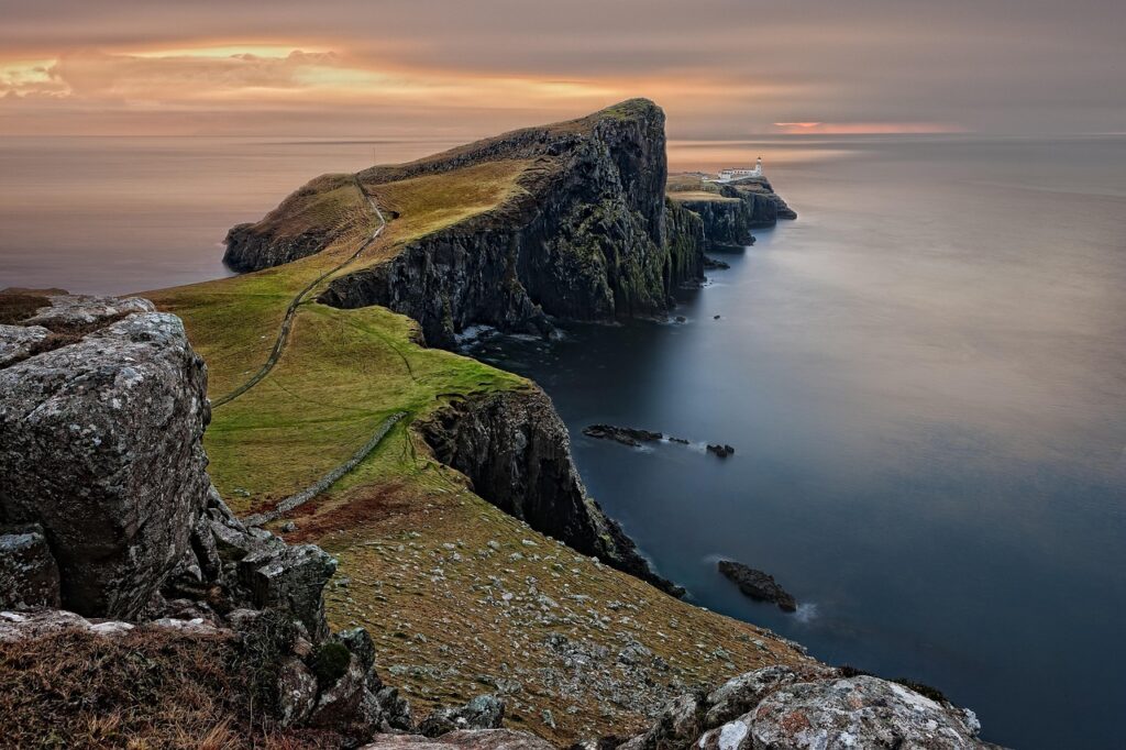 Neist point private 7 day tour of Scotland, private tour Isle of Skye, scenery, Scottish cliffs